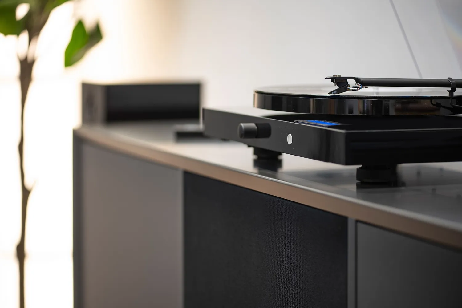 Pro-Ject Juke Box E1 skivspelare stereoset Bluetooth valnöt
