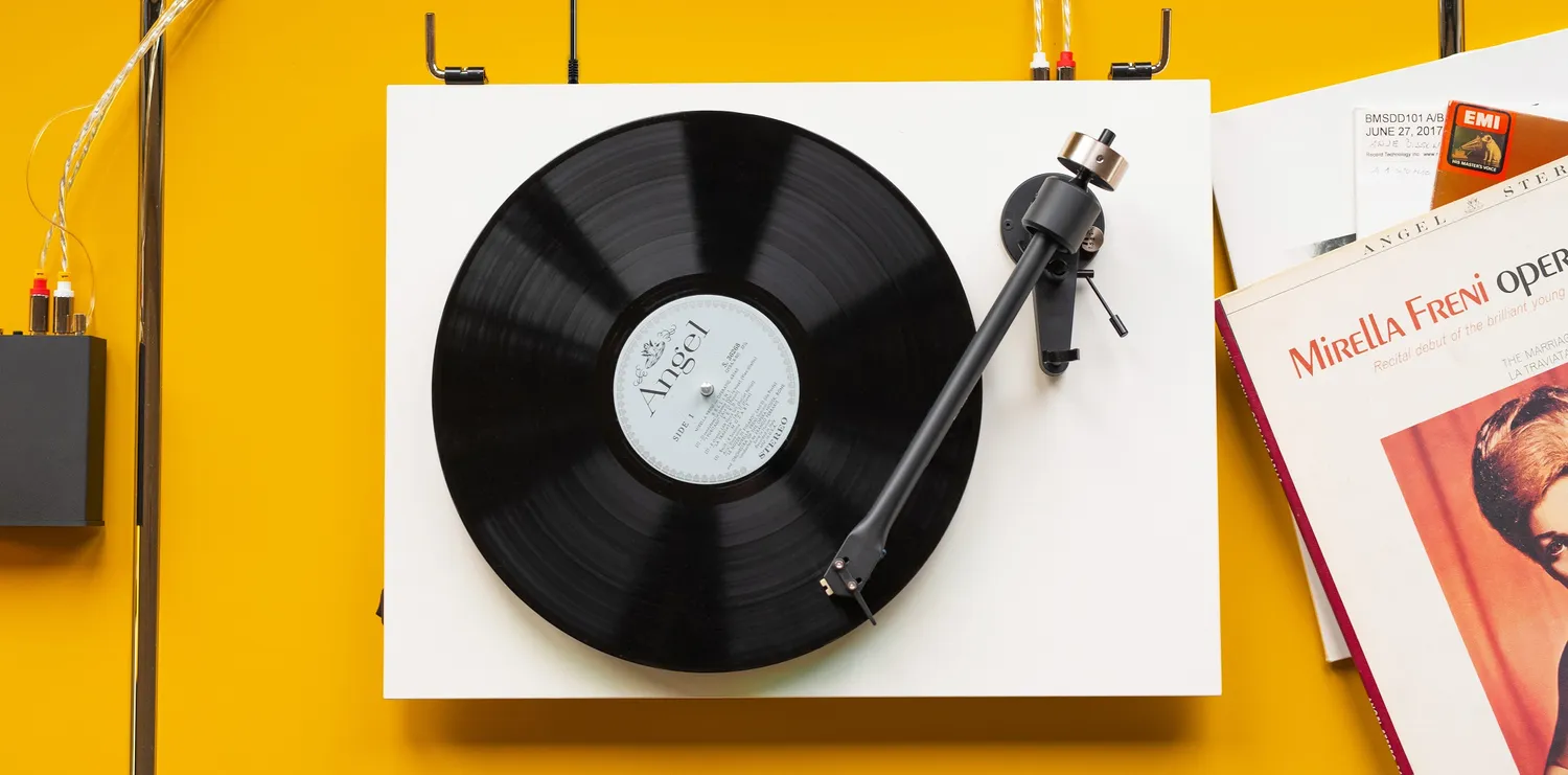 Pro-Ject T2 skivspelare remdrift 33/45 varv