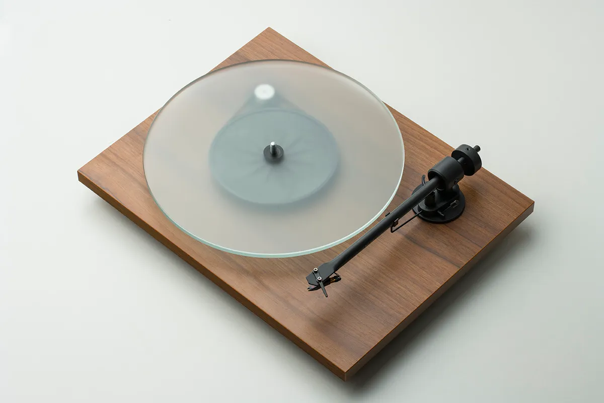 Pro-Ject T1 EVO skivspelare med remdrift