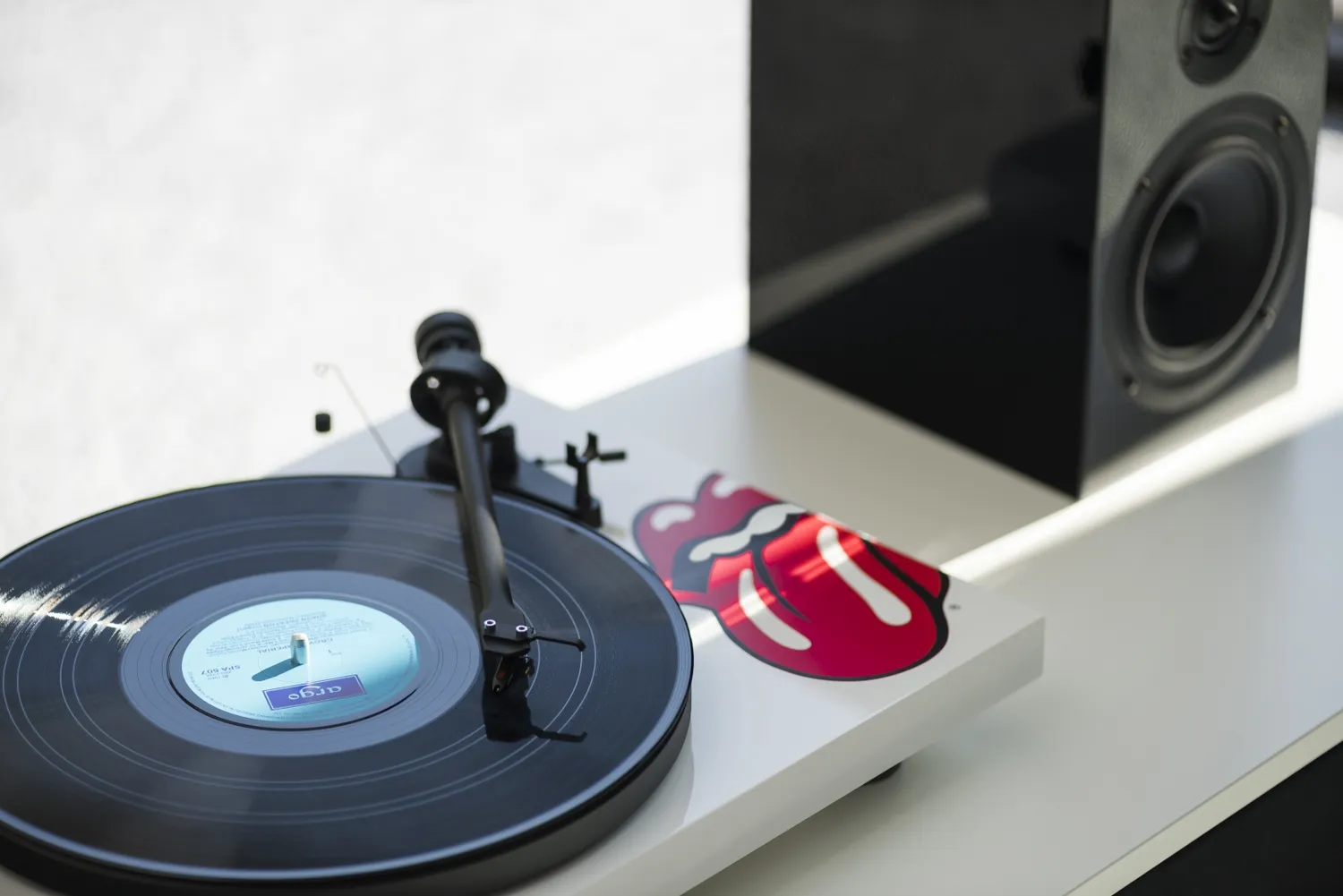 Pro-Ject Rolling Stones Recordplayer skivspelare OM10