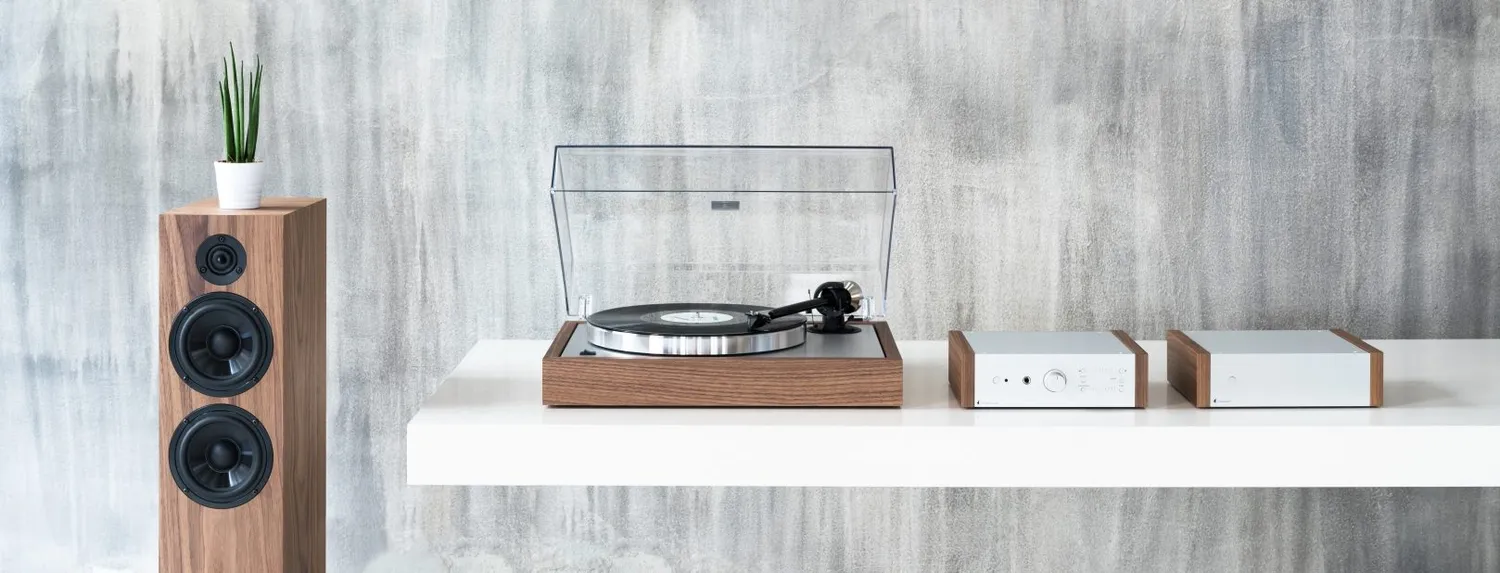 Pro-Ject The Classic skivspelare med dammkåpa remdrift