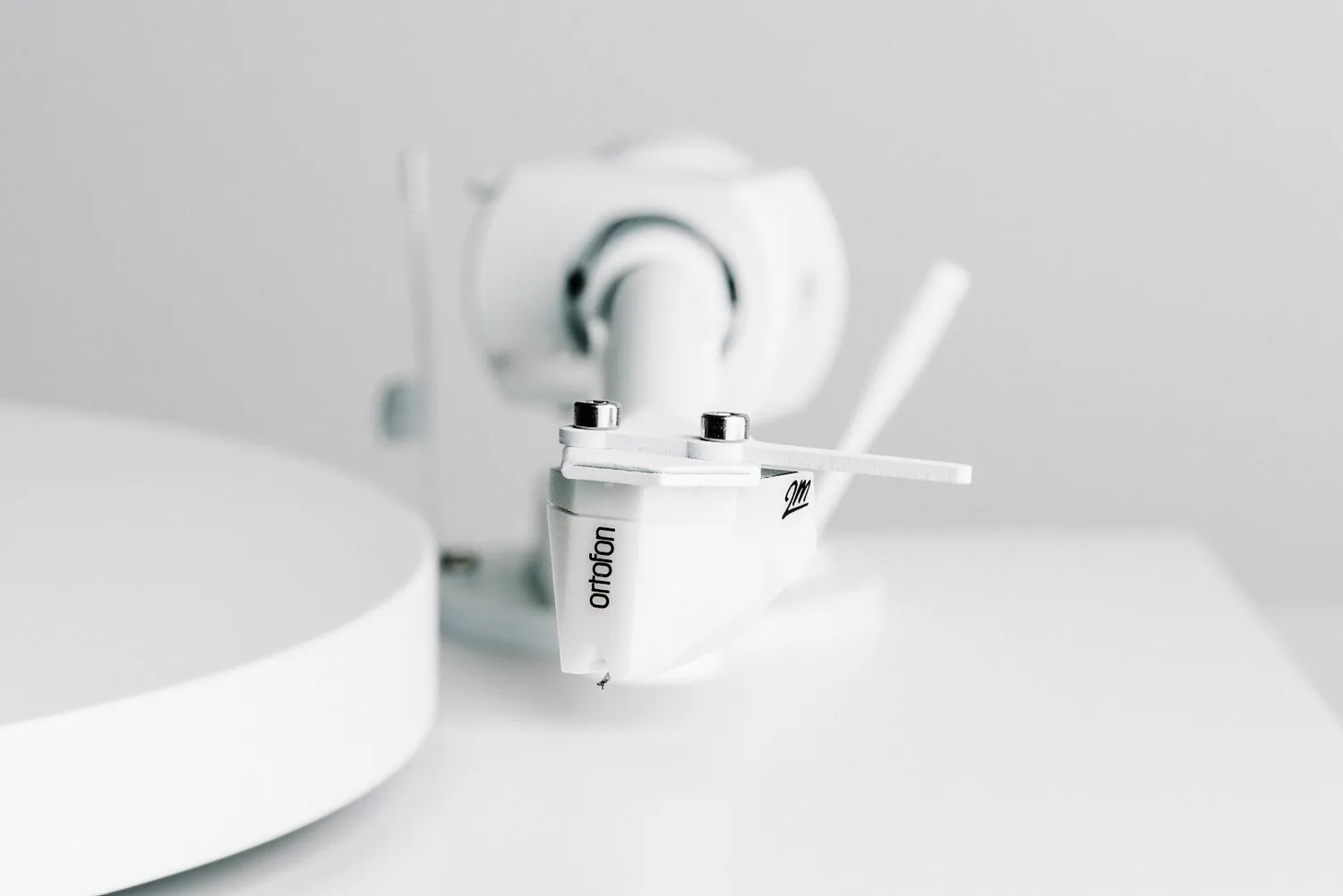Pro-Ject Debut PRO White skivspelare vit remdrift