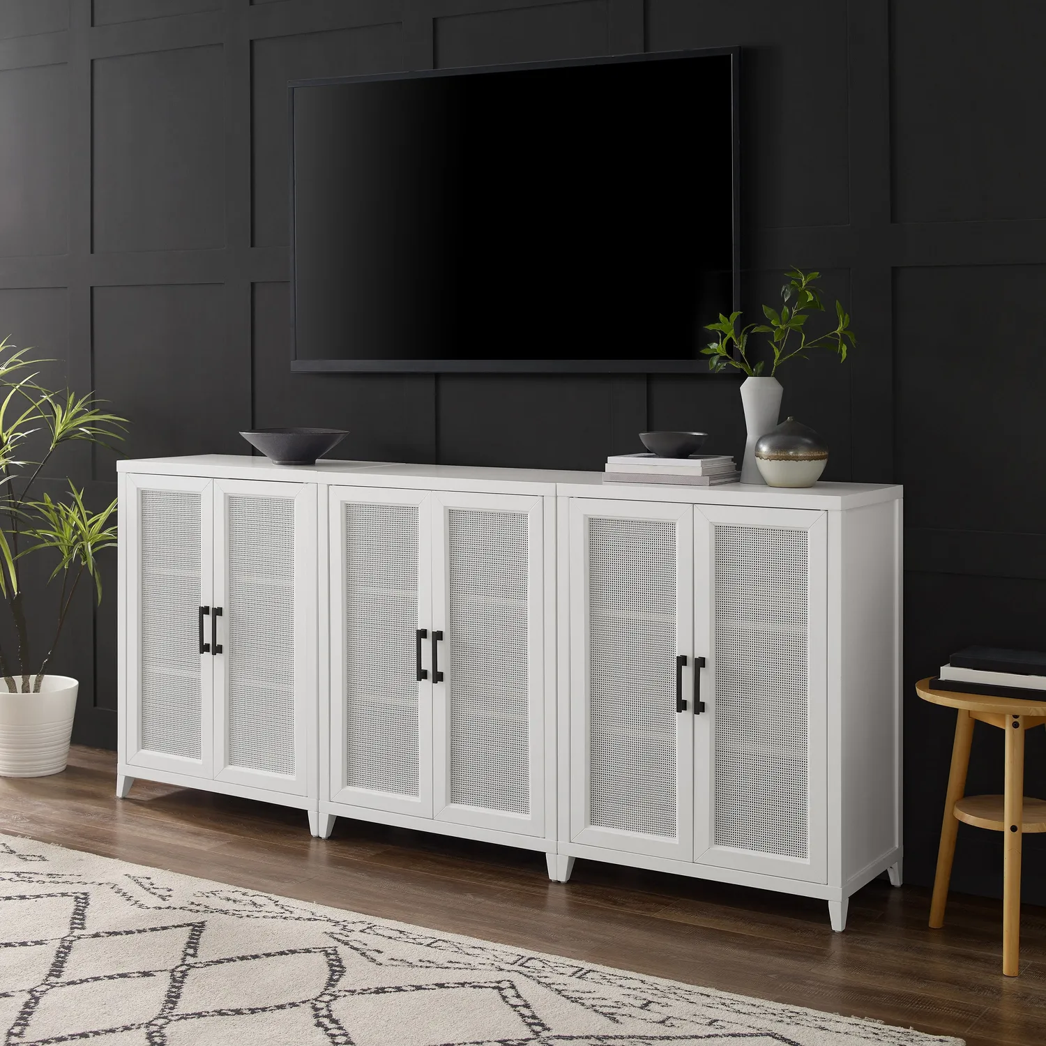 Crosley Milo sideboard 3-delad vit med rotting