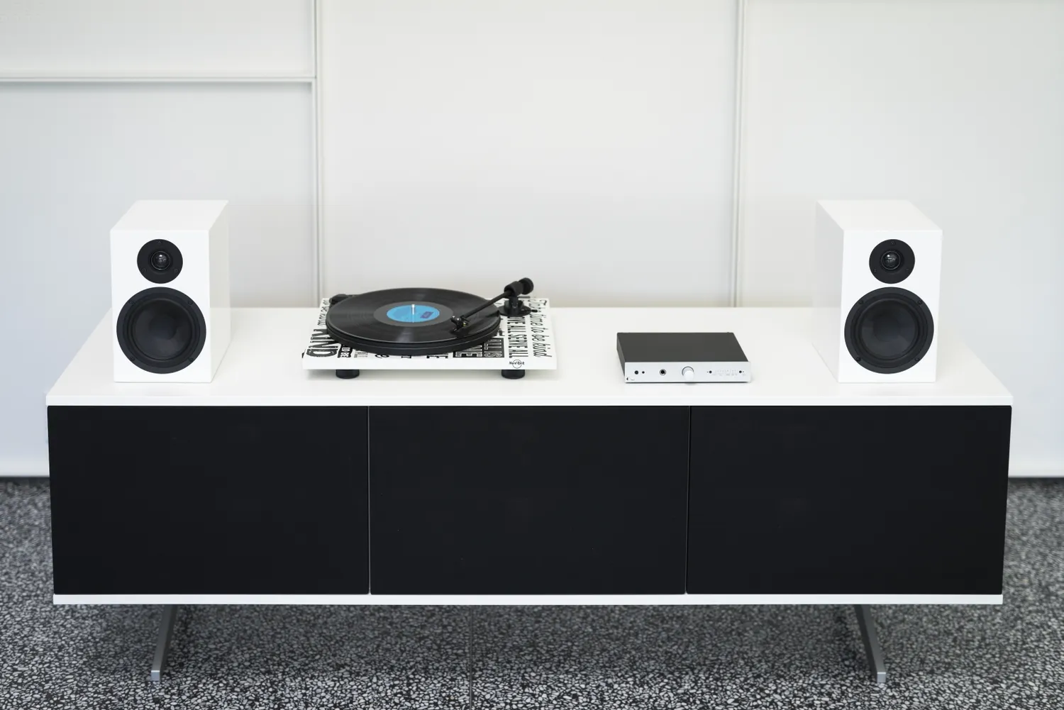 Pro-Ject Hard Rock Café skivspelare OM5e limiterad