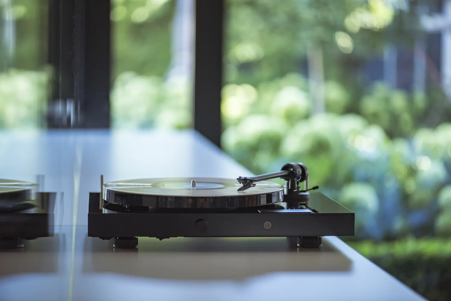 Pro-Ject Juke Box E1 skivspelare med Bluetooth