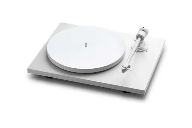 Pro-Ject T1 White Edition skivspelare vit remdrift