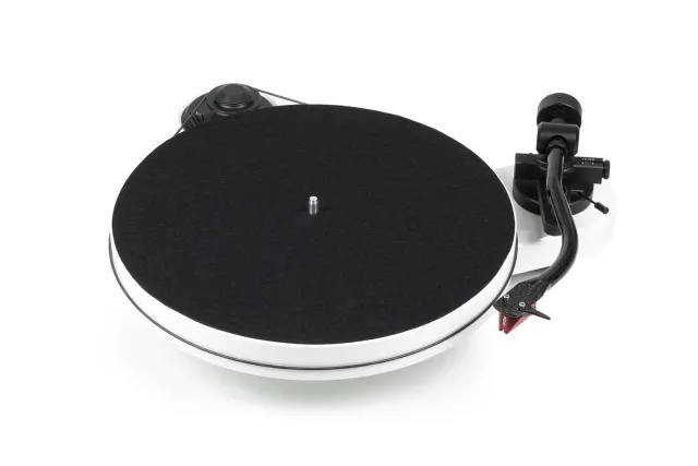 Pro-Ject RPM 1 Carbon skivspelare kolfibertonarm