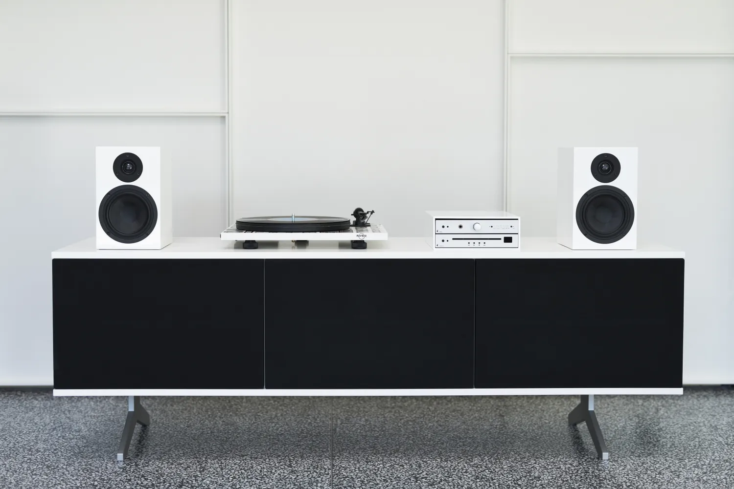 Pro-Ject Hard Rock Café skivspelare OM5e limiterad