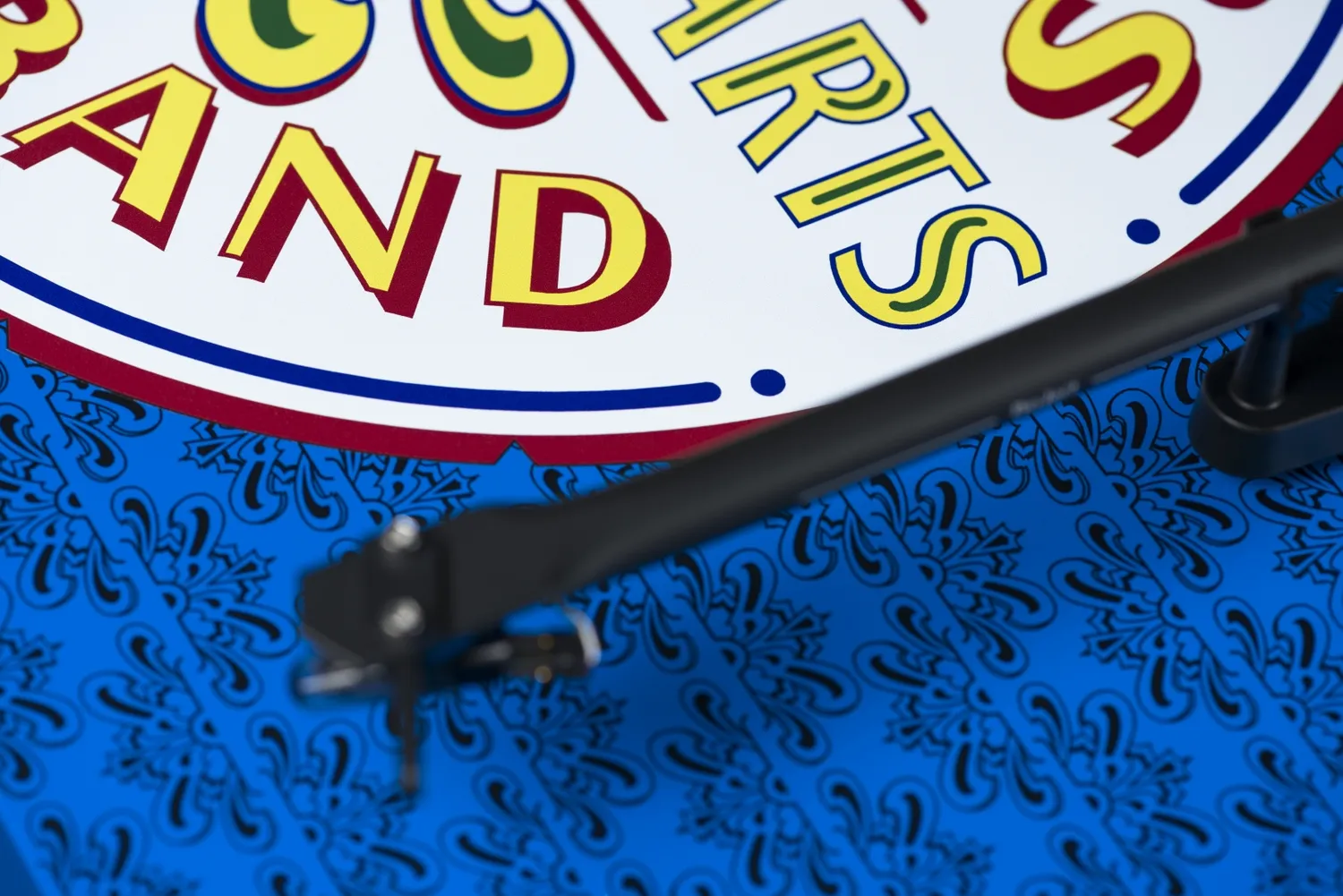 Pro-Ject Essential III Sgt Pepper skivspelare trum-tryck