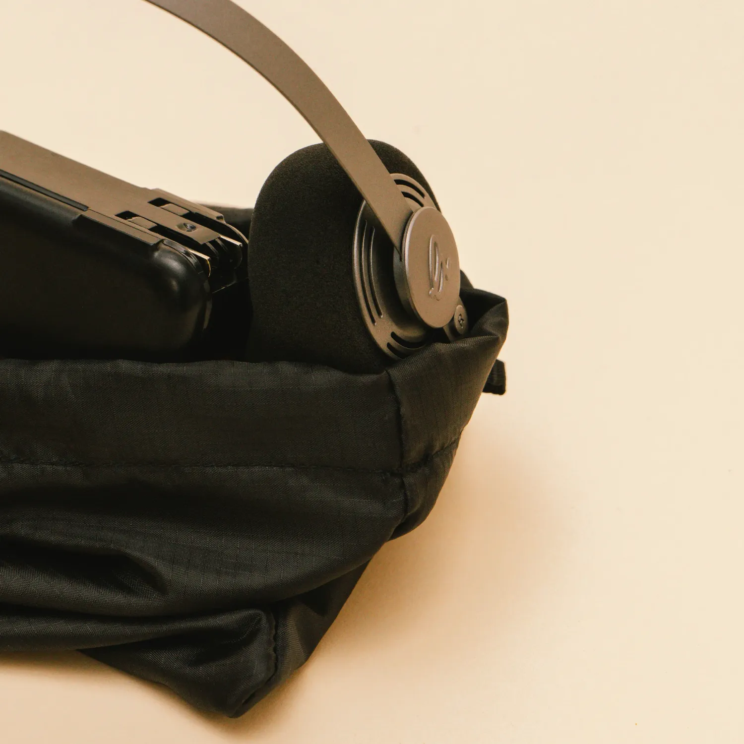 Gadhouse Accessories Pouch hörlursfodral med innerficka
