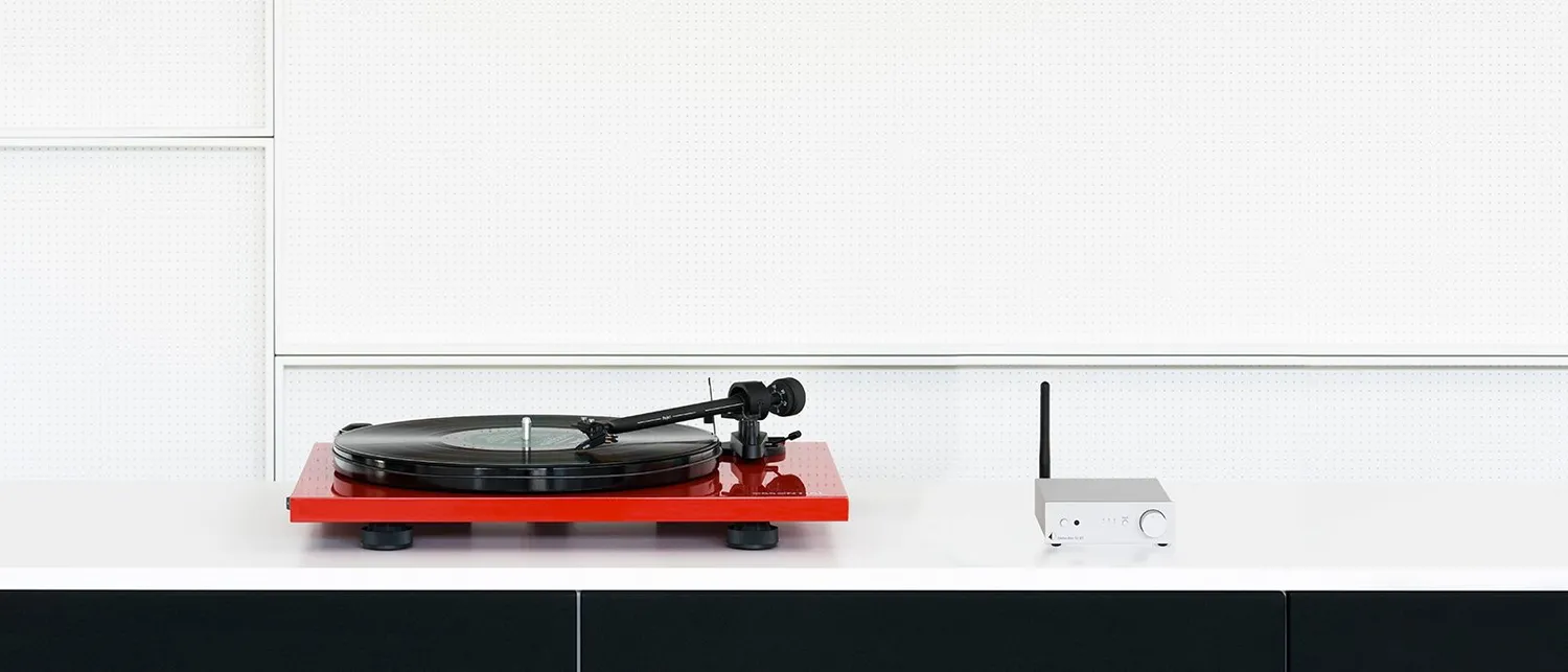 Pro-Ject Essential III BT skivspelare remdrift OM10