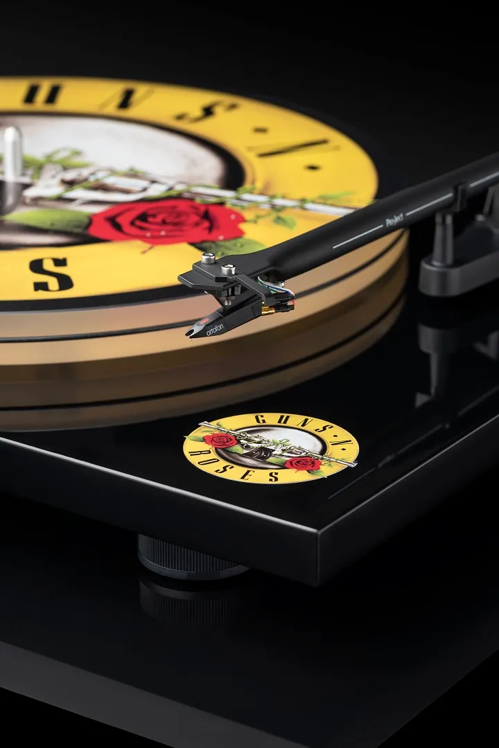 Pro-Ject Guns N Roses skivspelare akryl