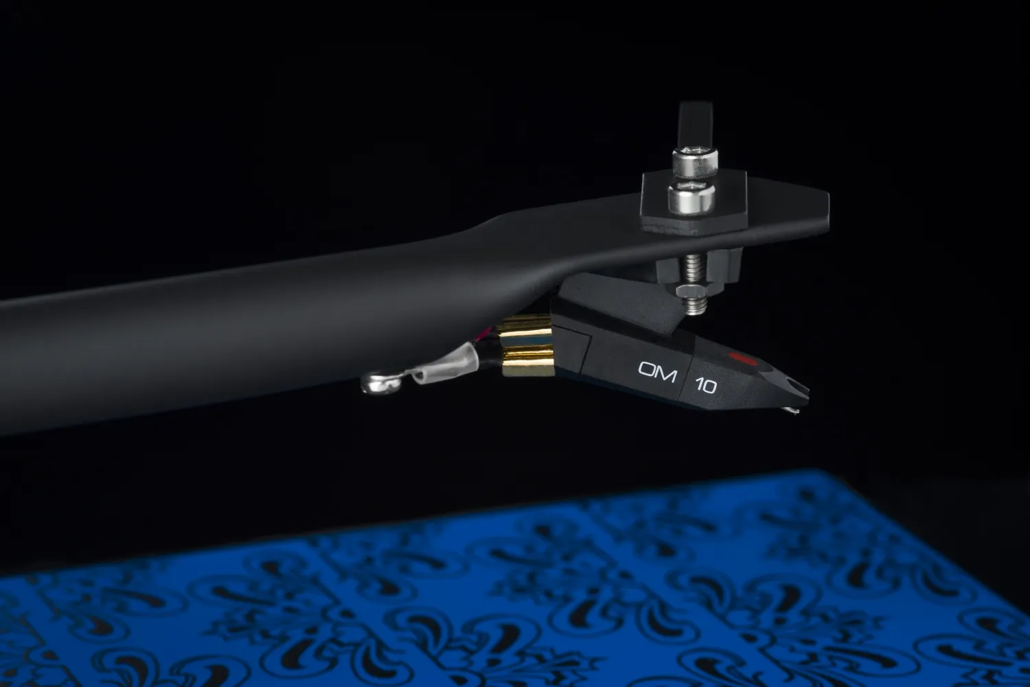 Pro-Ject Essential III Sgt Pepper skivspelare trum-tryck