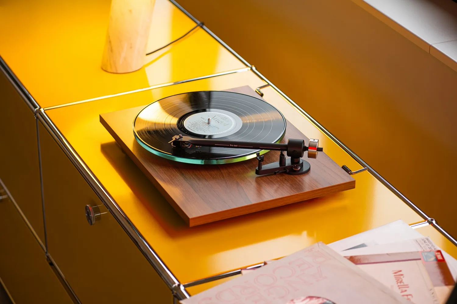 Pro-Ject T2 skivspelare remdrift 33/45 varv