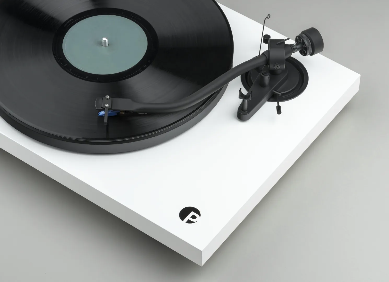 Pro-Ject Debut III S audiophile skivspelare S-formad