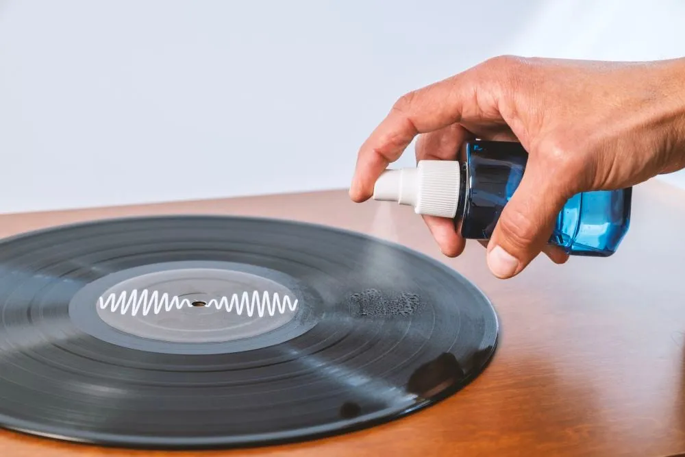 Crosley Vinyl rengöringsset skivvård spray + duk