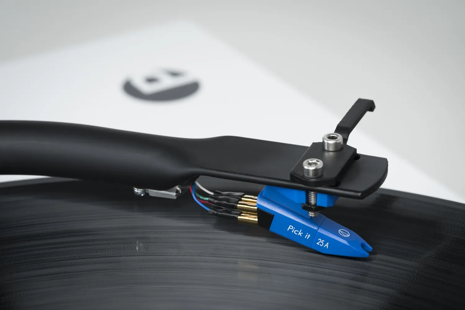 Pro-Ject Debut III S audiophile skivspelare S-formad