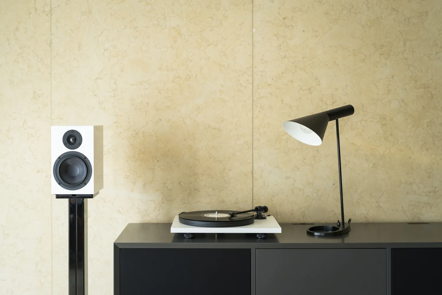 Pro-Ject Primary E Phono skivspelare med RIAA